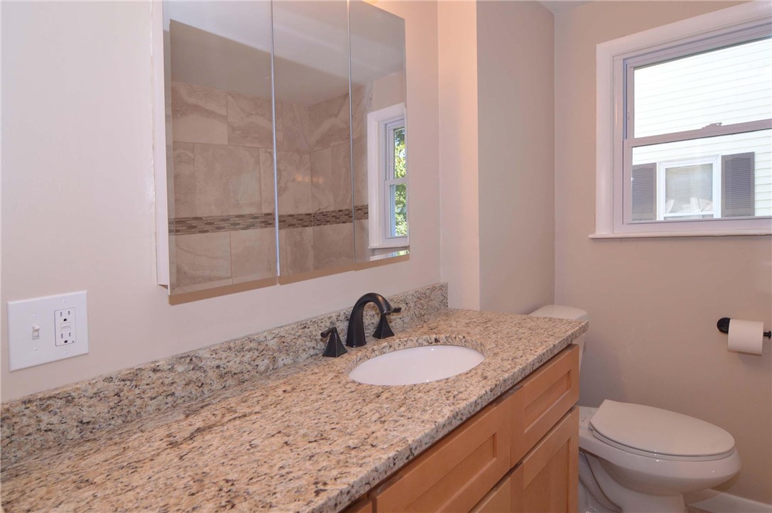 73 Appleton Street Cranston, RI 02910 - Photo 10 of 37 Gallery Image 10