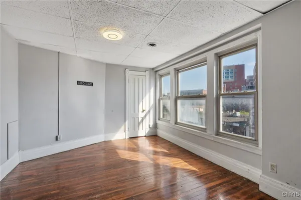 $1,200 | 319 North Salina Street, Syracuse, NY 13203
