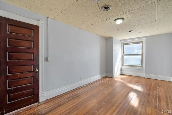 $1,200 | 319 North Salina Street, Syracuse, NY 13203