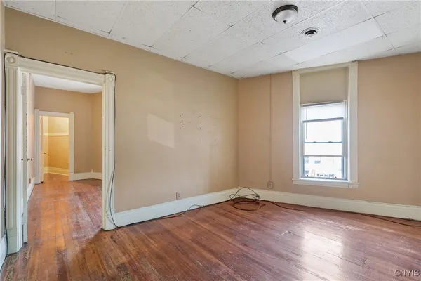 $1,200 | 319 North Salina Street, Syracuse, NY 13203