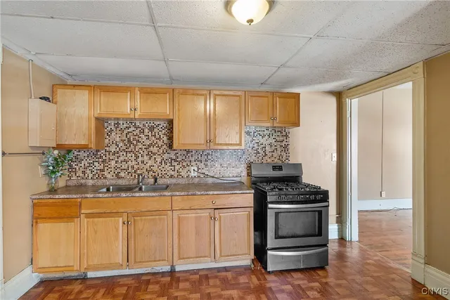 $1,200 | 319 North Salina Street, Syracuse, NY 13203