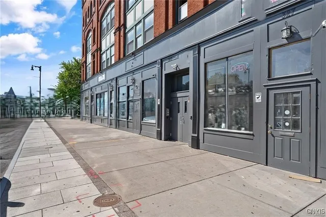 $1,200 | 319 North Salina Street, Syracuse, NY 13203
