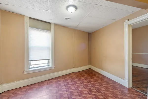 $1,200 | 319 North Salina Street, Syracuse, NY 13203