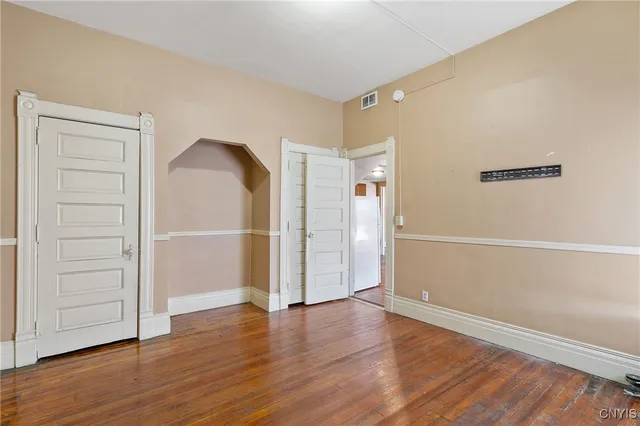 $1,200 | 319 North Salina Street, Syracuse, NY 13203