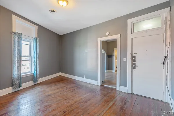 $1,200 | 319 North Salina Street, Syracuse, NY 13203