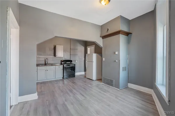 $1,200 | 319 North Salina Street, Syracuse, NY 13203