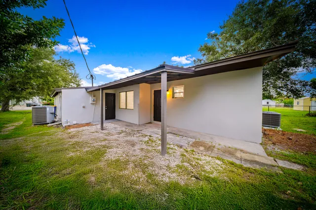 $490,000 | 2904 Southeast Bamboo Street, Stuart, FL 34997
