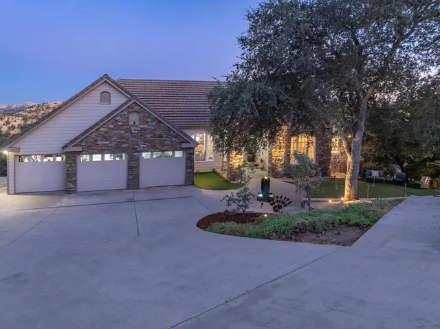 $998,000 | 22113 Oak Glen Lane, Friant, CA 93626