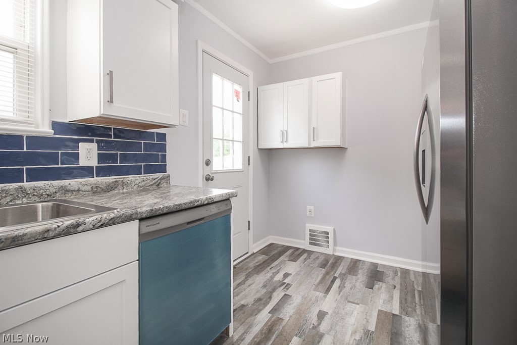 21203 Franklin Road Maple Heights, OH 44137 - Photo 7 of 33 Gallery Image 7