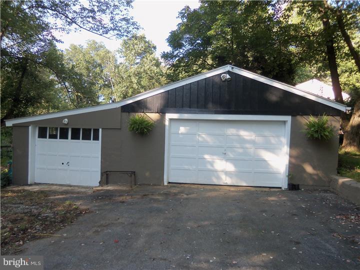 770 Corner Ketch Road Downingtown, PA 19335 - Photo 5 of 21 Garage