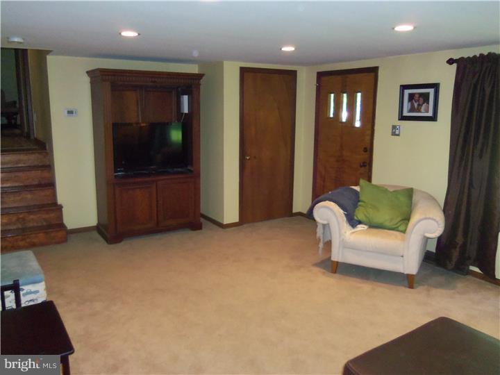 770 Corner Ketch Road Downingtown, PA 19335 - Photo 8 of 21 Living Room