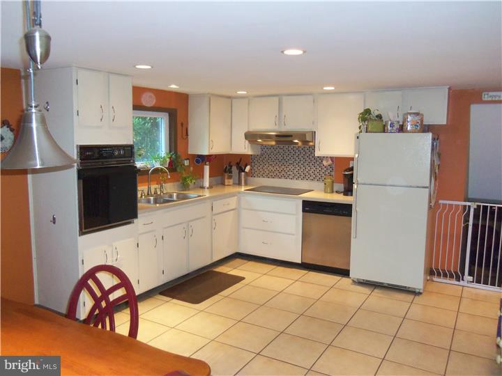 770 Corner Ketch Road Downingtown, PA 19335 - Photo 10 of 21 Kitchen