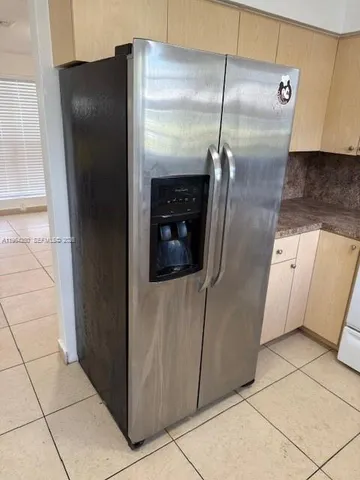 $685,000 | 3921-3923 Northwest 164th Street, Miami Gardens, FL 33054