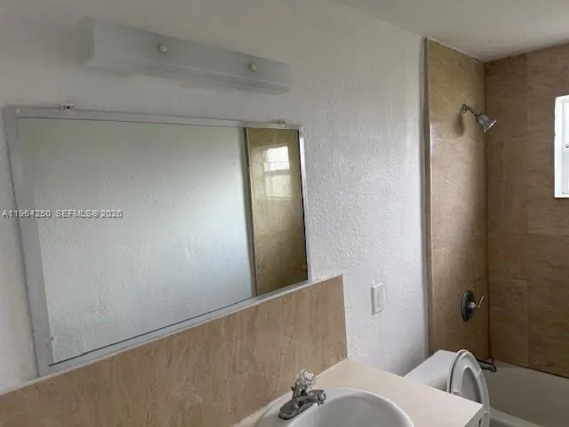 $685,000 | 3921-3923 Northwest 164th Street, Miami Gardens, FL 33054