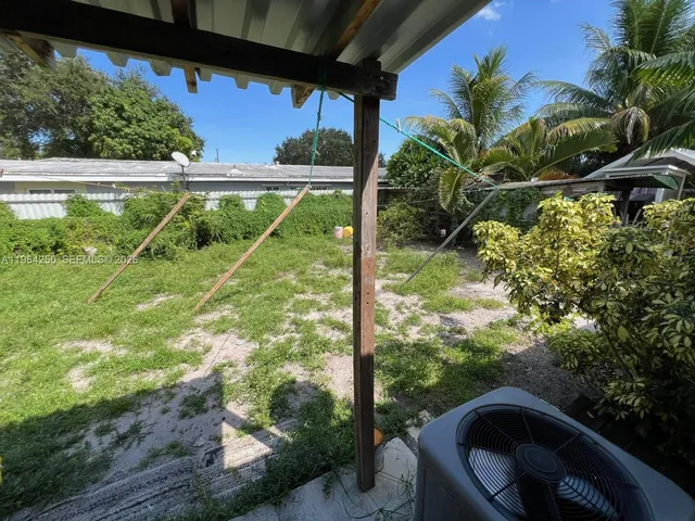 $685,000 | 3921-3923 Northwest 164th Street, Miami Gardens, FL 33054