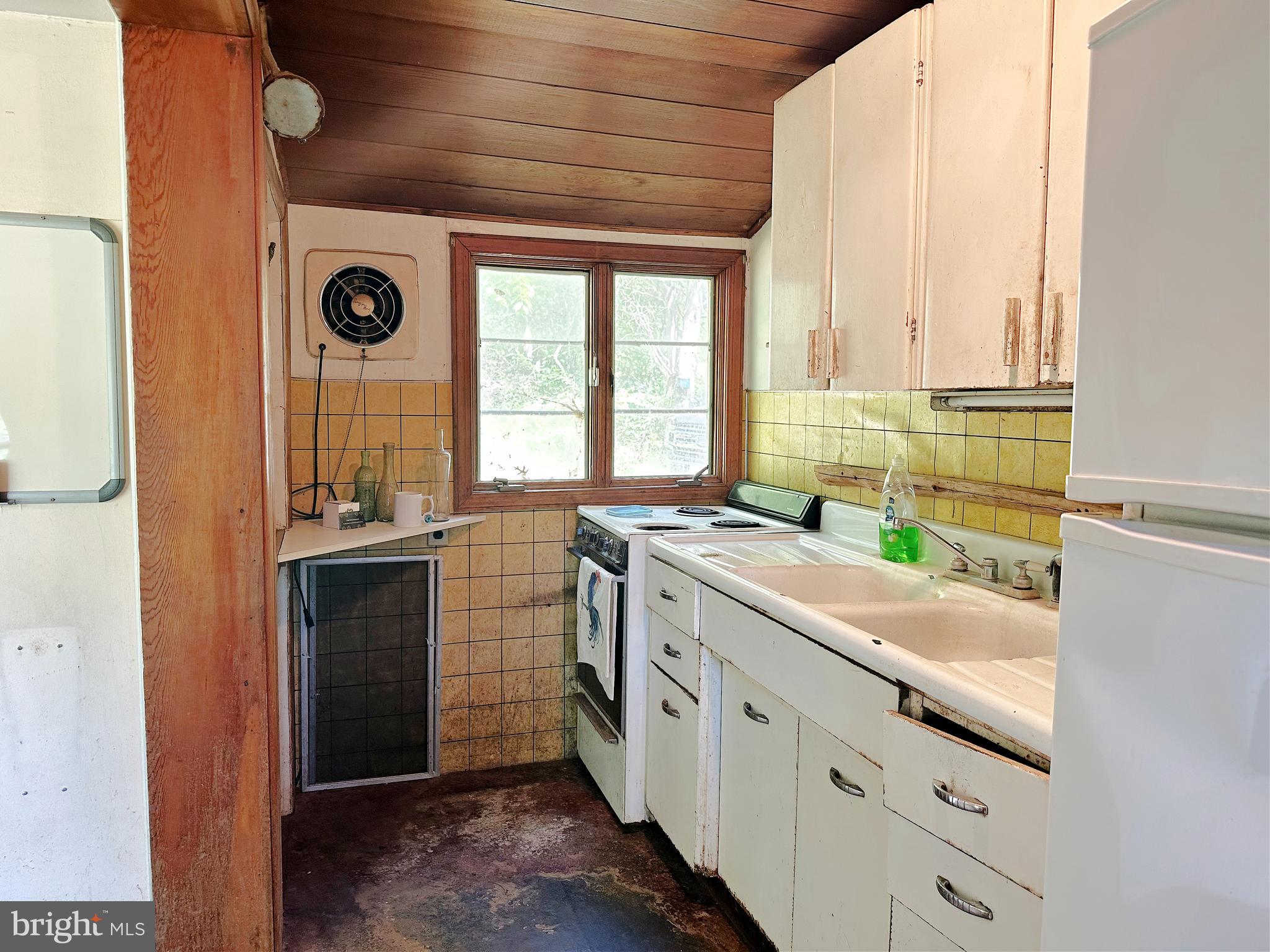 1457 Snyder Road Green Lane, PA 18054 - Photo 21 of 30 Gallery Image 21