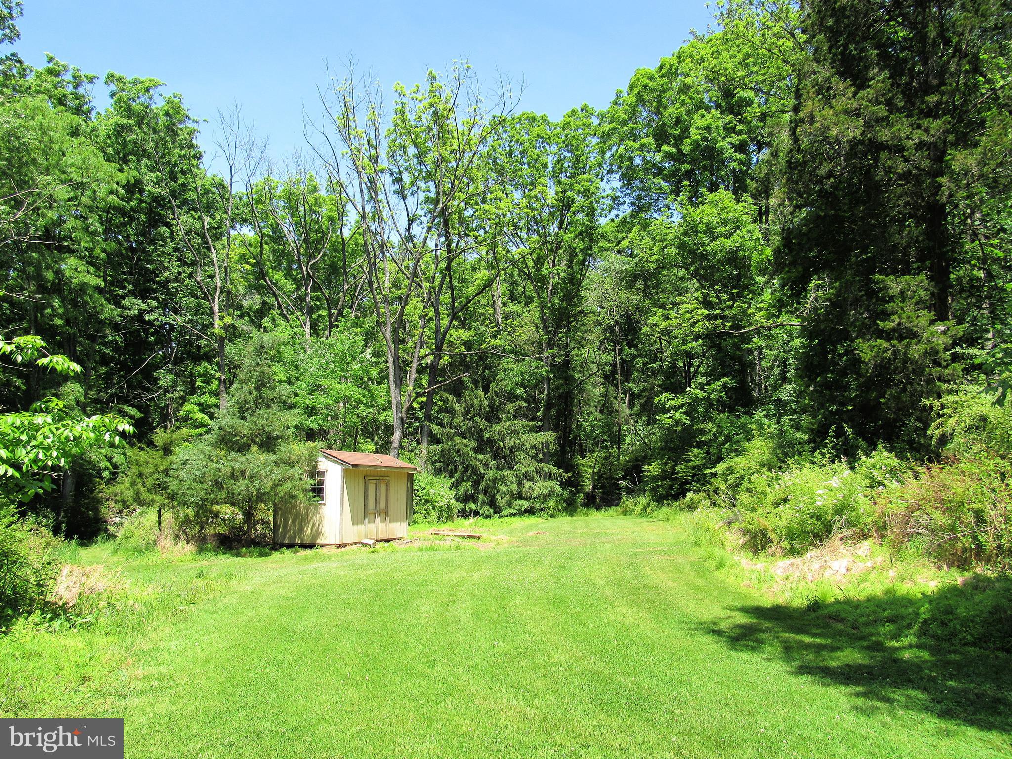 1457 Snyder Road Green Lane, PA 18054 - Photo 7 of 30 Gallery Image 7