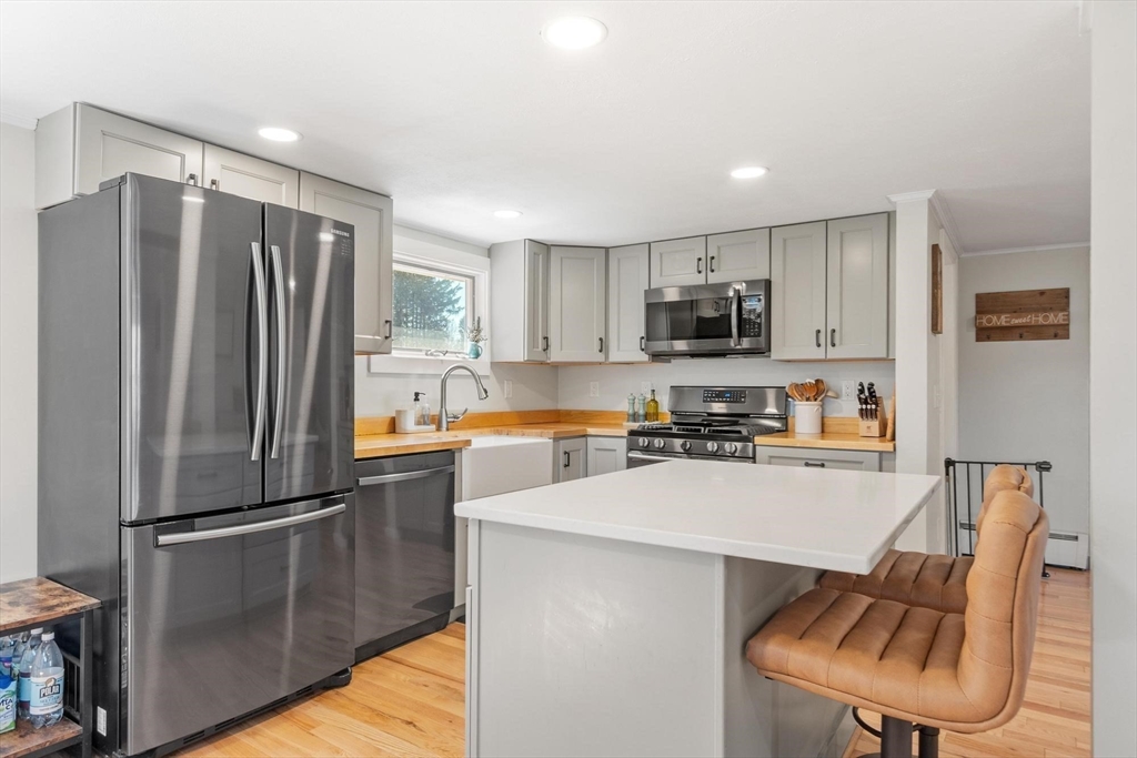 84 Hammond Street Rowley, MA 01969 - Photo 5 of 40