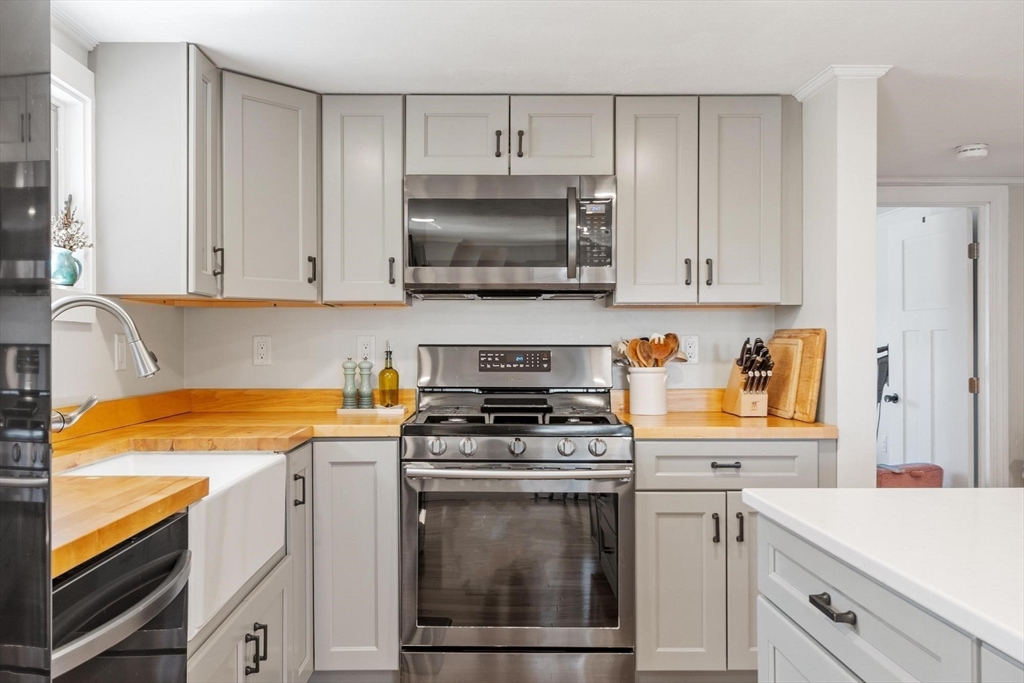 84 Hammond Street Rowley, MA 01969 - Photo 8 of 40