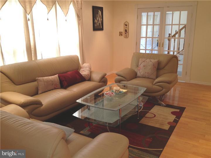65 Greenvale Road Cherry Hill, NJ 08034 - Photo 3 of 14 Living Room
