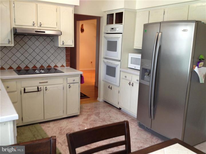 65 Greenvale Road Cherry Hill, NJ 08034 - Photo 6 of 14 Kitchen