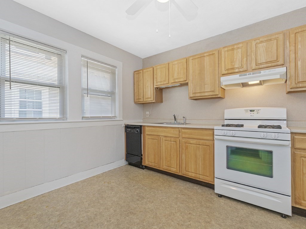 549 Main Street, Unit 2 Watertown, MA 02472 - Photo 11 of 25