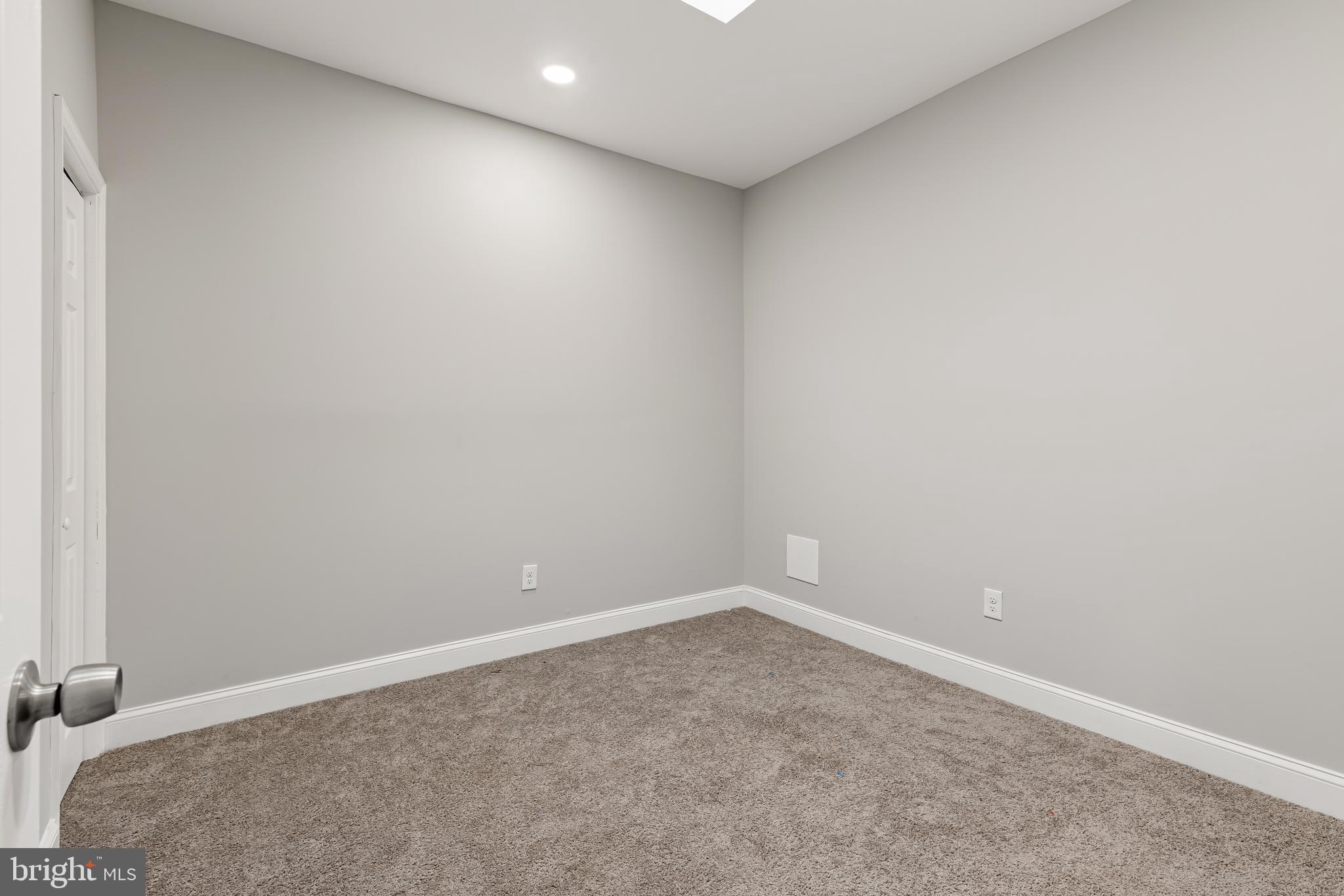 2202 Clifton Avenue Baltimore, MD 21216 - Photo 7 of 18