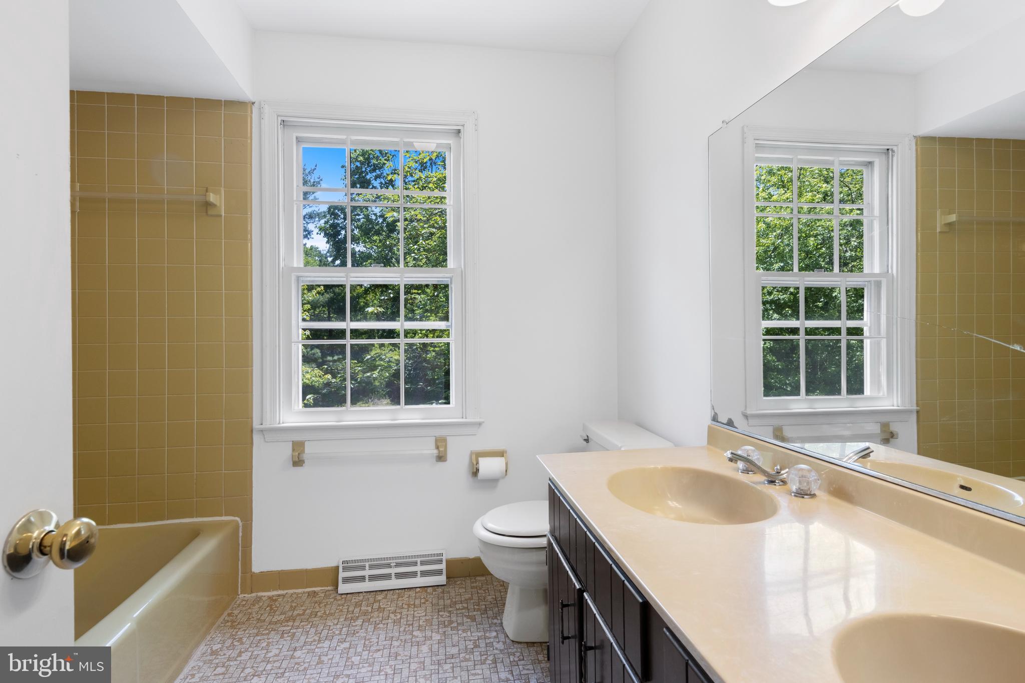 1498 Argyle Road Berwyn, PA 19312 - Photo 25 of 36 Second Floor Hall Bath