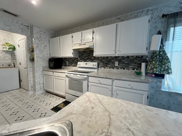 $219,900 | 5038 Clarkson Drive, Indianapolis, IN 46254