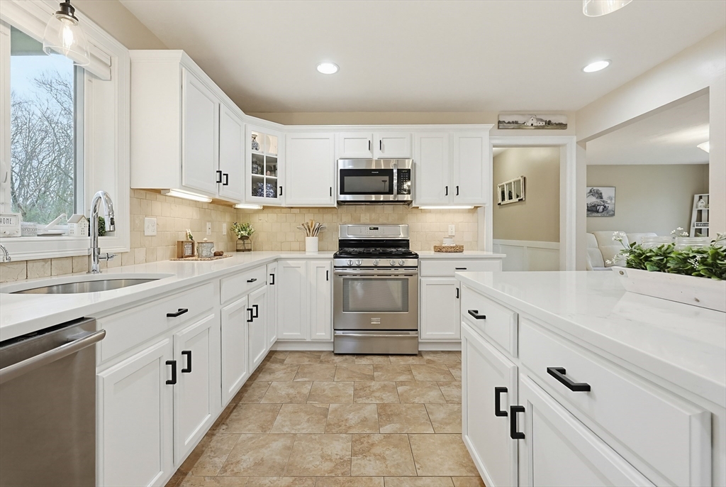 249 Chestnut Street Rehoboth, MA 02769 - Photo 11 of 42