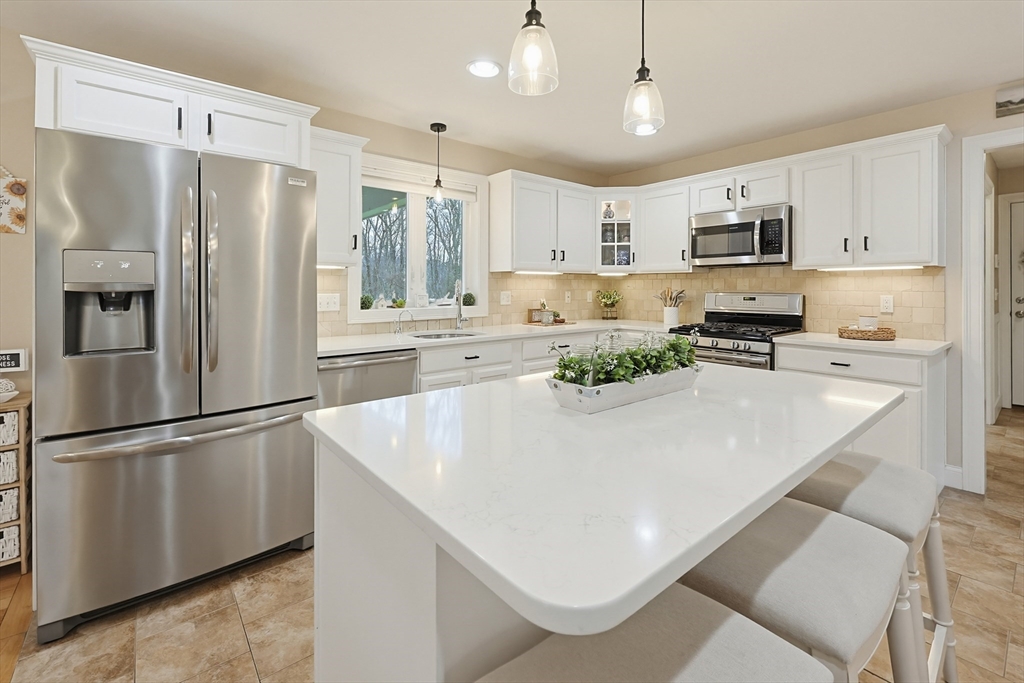 249 Chestnut Street Rehoboth, MA 02769 - Photo 9 of 42