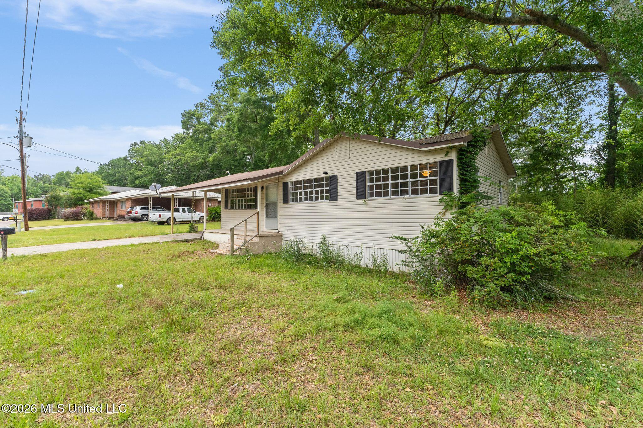 1430 Hendricks Street Columbia, MS 39429 - Photo 4 of 30 1430_Hendricks_Street-4