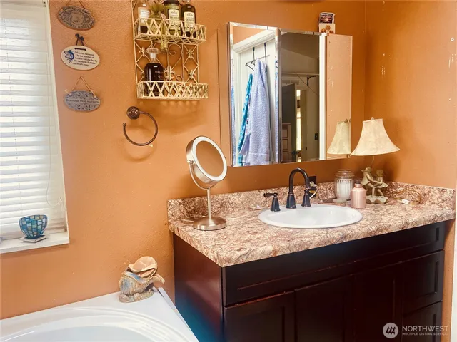 $304,000 | 7120 Ortelius Drive, Ilwaco, WA 98624