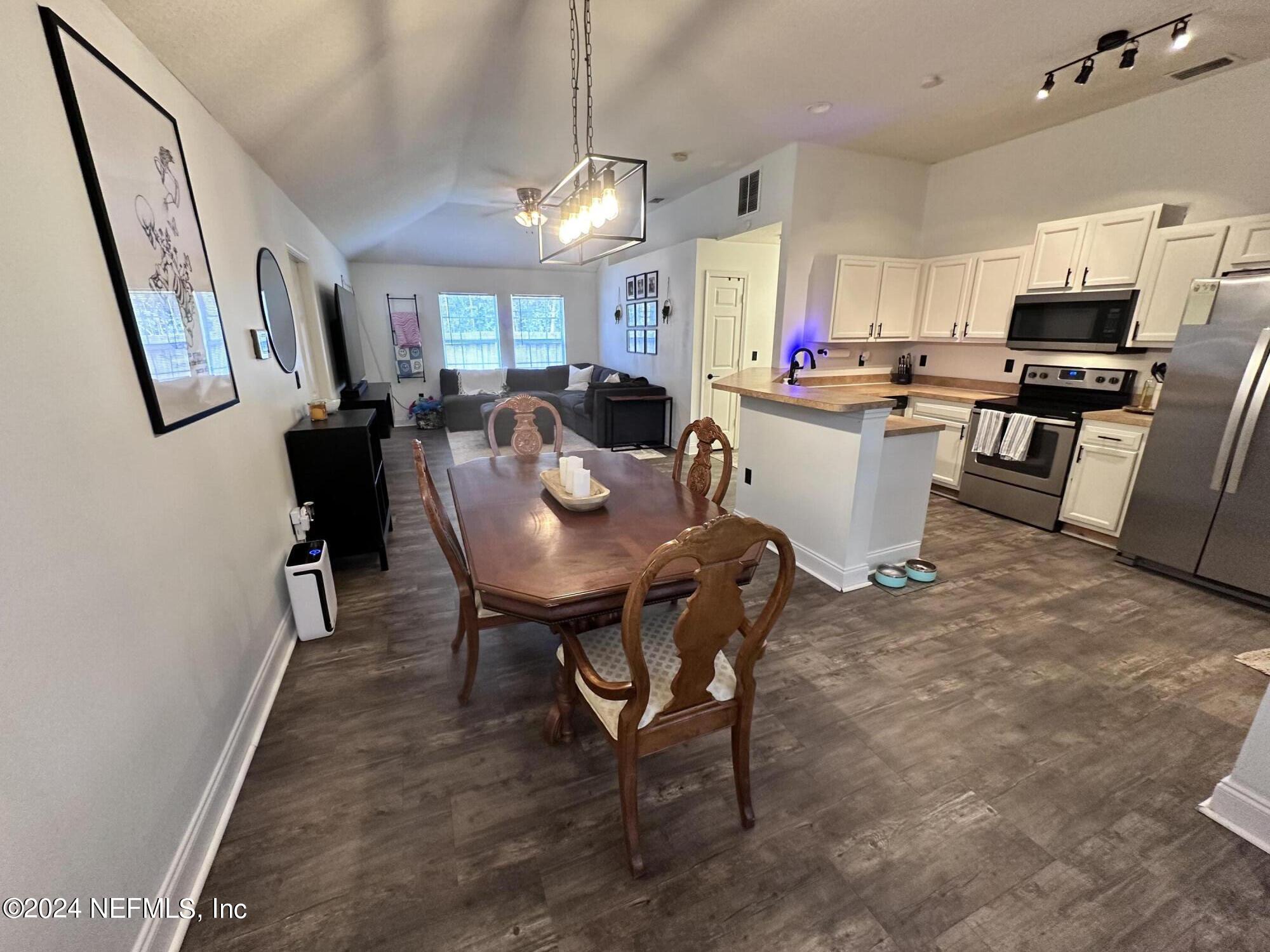 8565 Metto Road Jacksonville, FL 32244 - Photo 3 of 16 Dining room