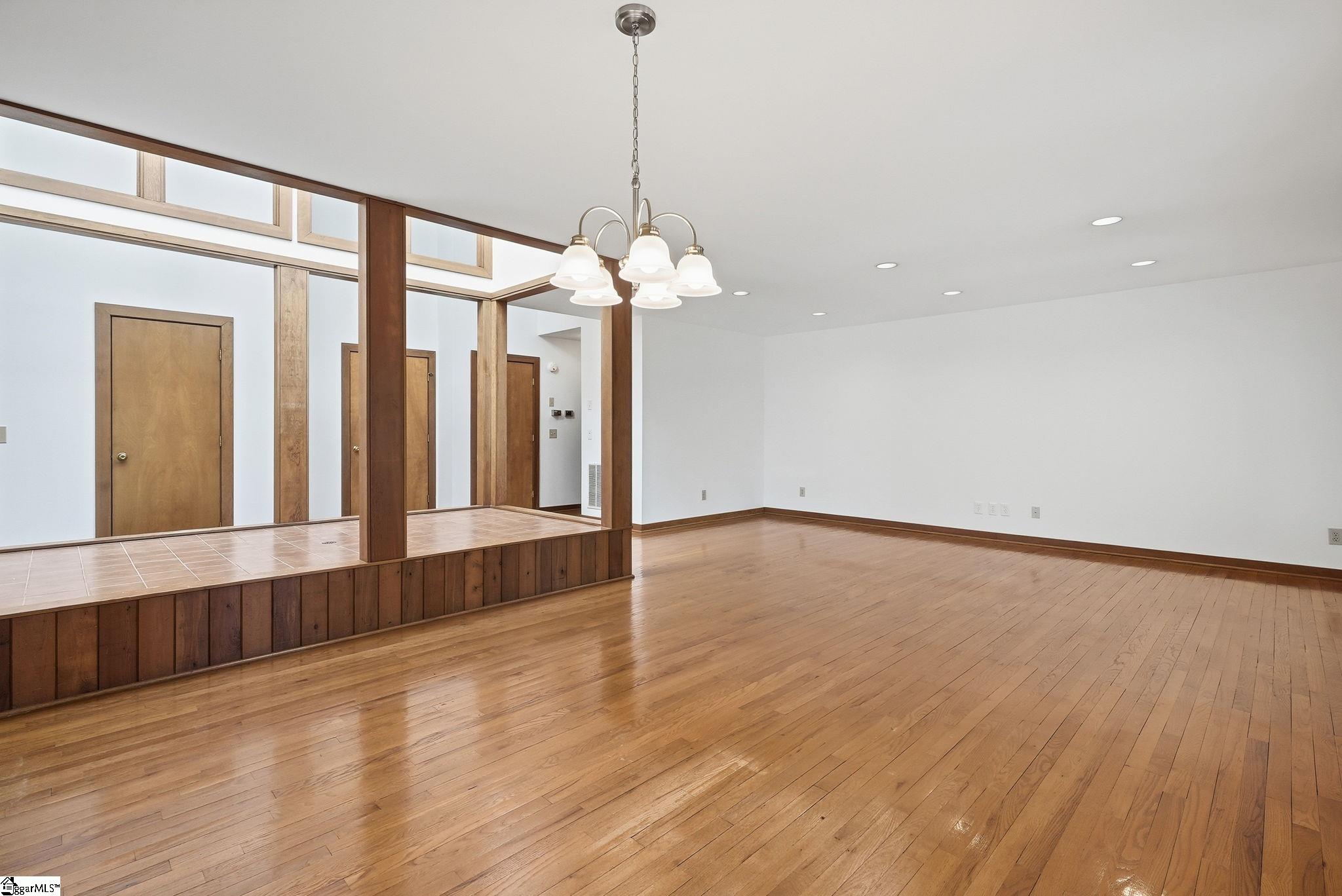 2 Red Oak Road Greenville, SC 29615 - Photo 5 of 28 Gallery Image 5