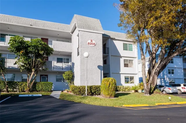 $189,900 | 8205 Northwest 61st Street, Unit 218, Tamarac, FL 33321
