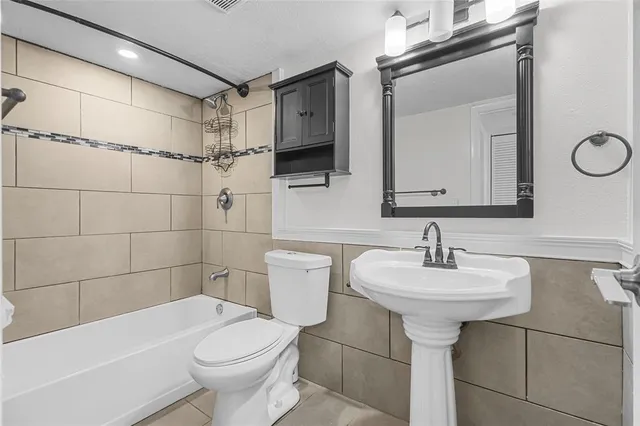 $189,900 | 8205 Northwest 61st Street, Unit 218, Tamarac, FL 33321