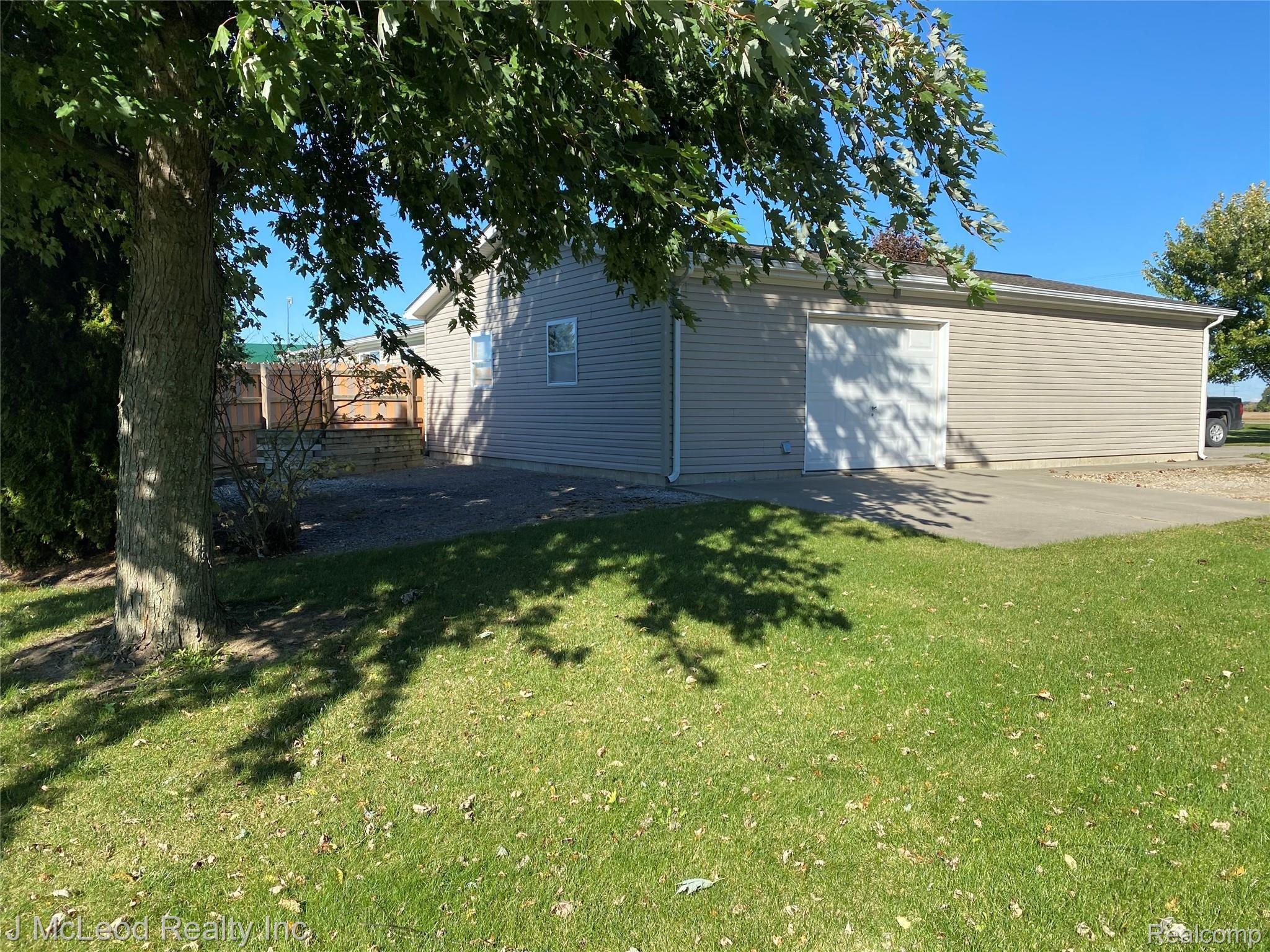9615 Krueger Road Frankenmuth, MI 48734 - Photo 6 of 23 54BD2751-2DEB-494D-8BDC-C9AF754B89DB.jpeg