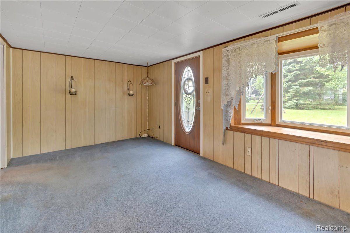 3003 Longview Avenue Rochester, MI 48307 - Photo 5 of 29