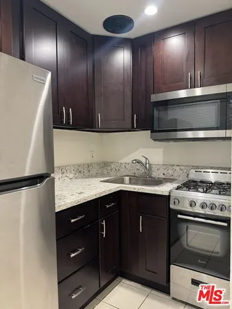 $1,950 | 2400 Vanderbilt Lane, Unit 2400B, Redondo Beach, CA 90278