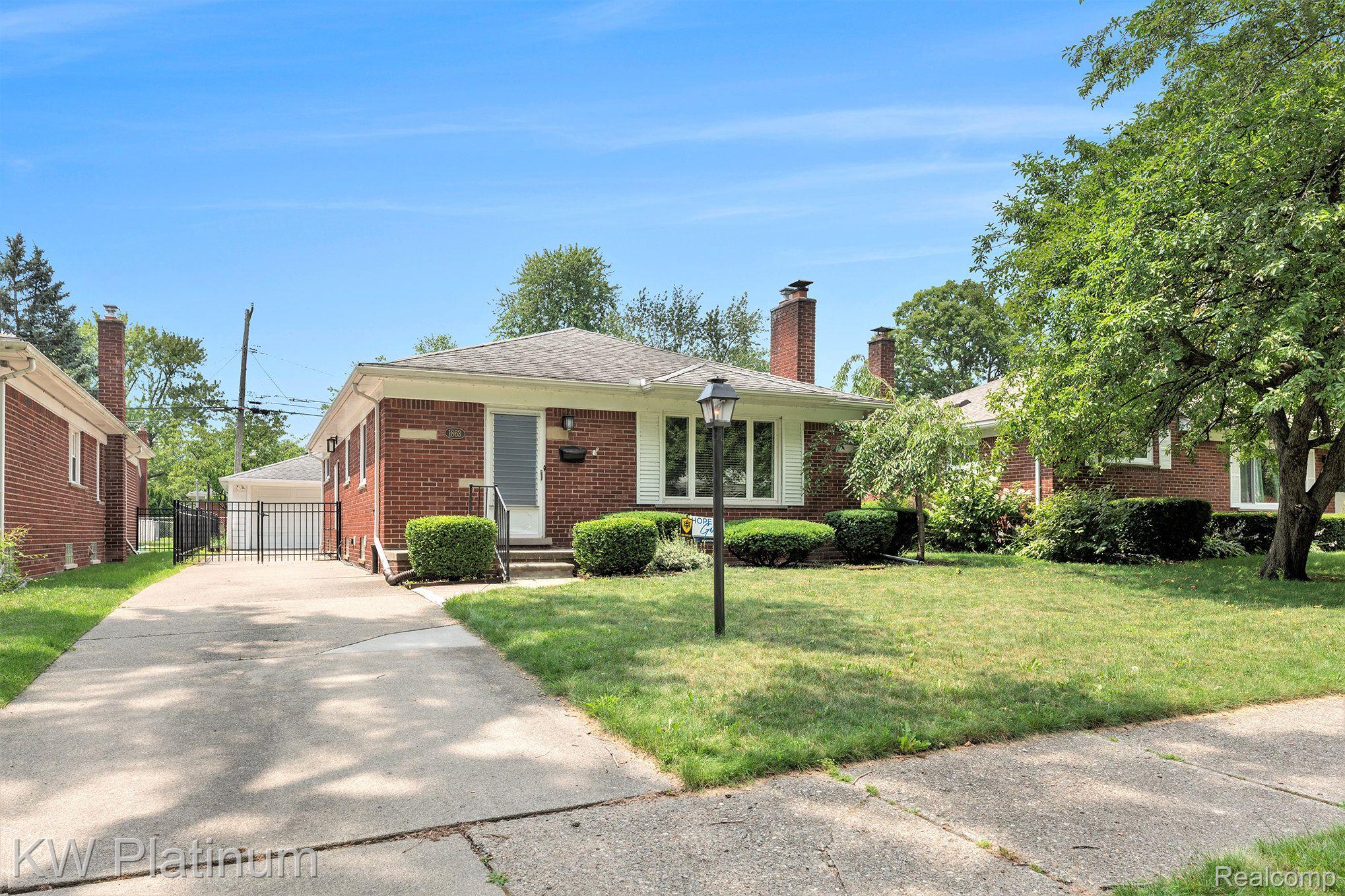 1863 Prestwick Road Grosse Pointe, MI 48236 - Photo 2 of 29 Gallery Image 2