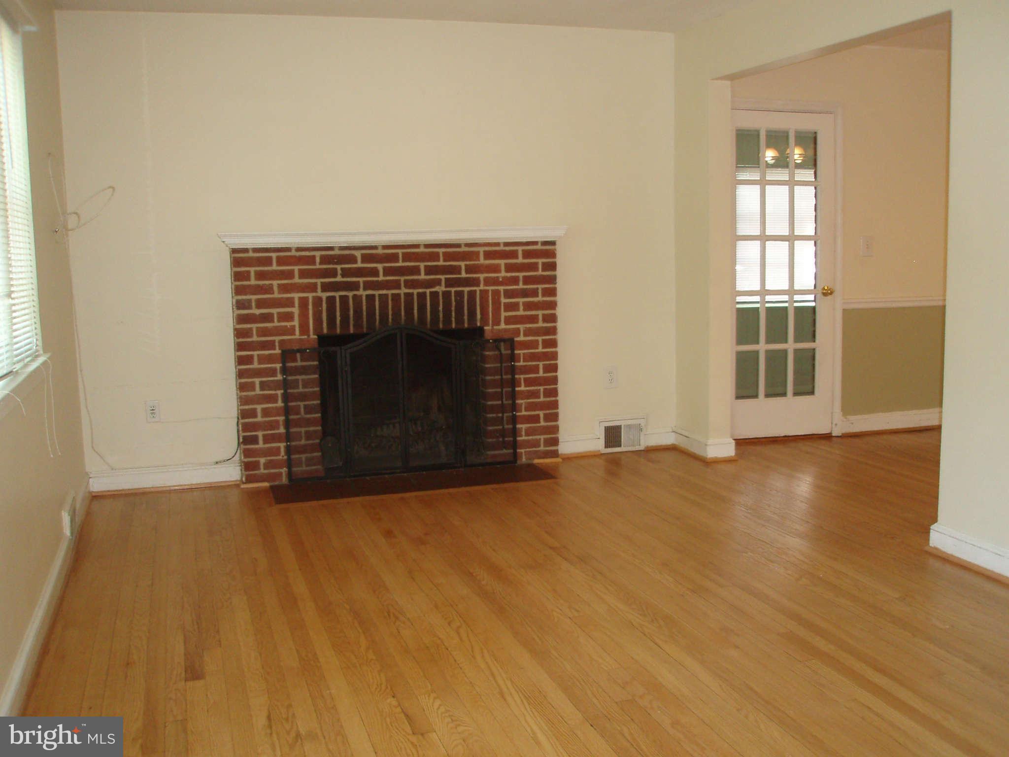 9628 Dilston Road Silver Spring, MD 20903 - Photo 3 of 13 Living Room