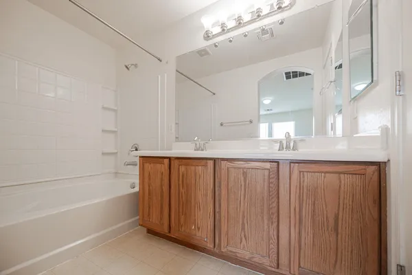 $1,995 | 2032 North 78th Glen, Phoenix, AZ 85035