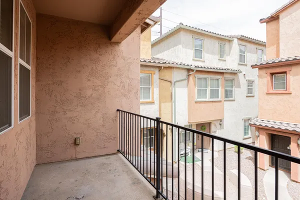 $1,995 | 2032 North 78th Glen, Phoenix, AZ 85035