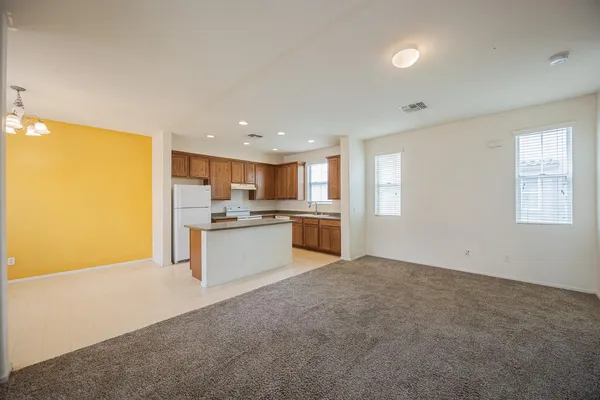 $1,995 | 2032 North 78th Glen, Phoenix, AZ 85035