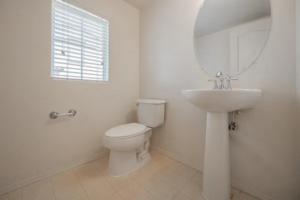 $1,995 | 2032 North 78th Glen, Phoenix, AZ 85035