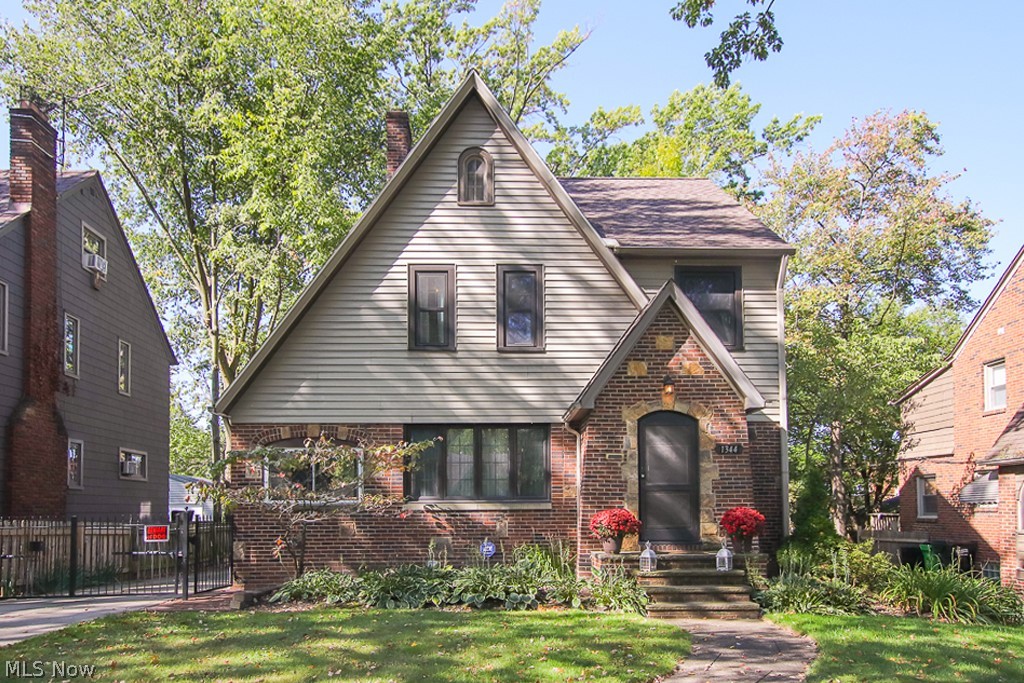 1344 Plainfield Road Cleveland, OH 44121 - Photo 1 of 32 Gallery Image 1