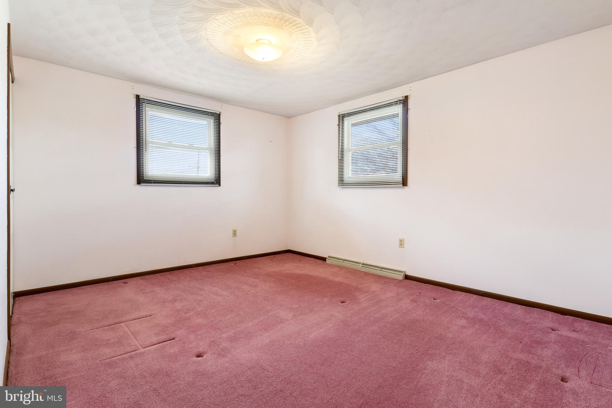2266 Sycamore Road York, PA 17408 - Photo 22 of 43 an empty room with a workbench