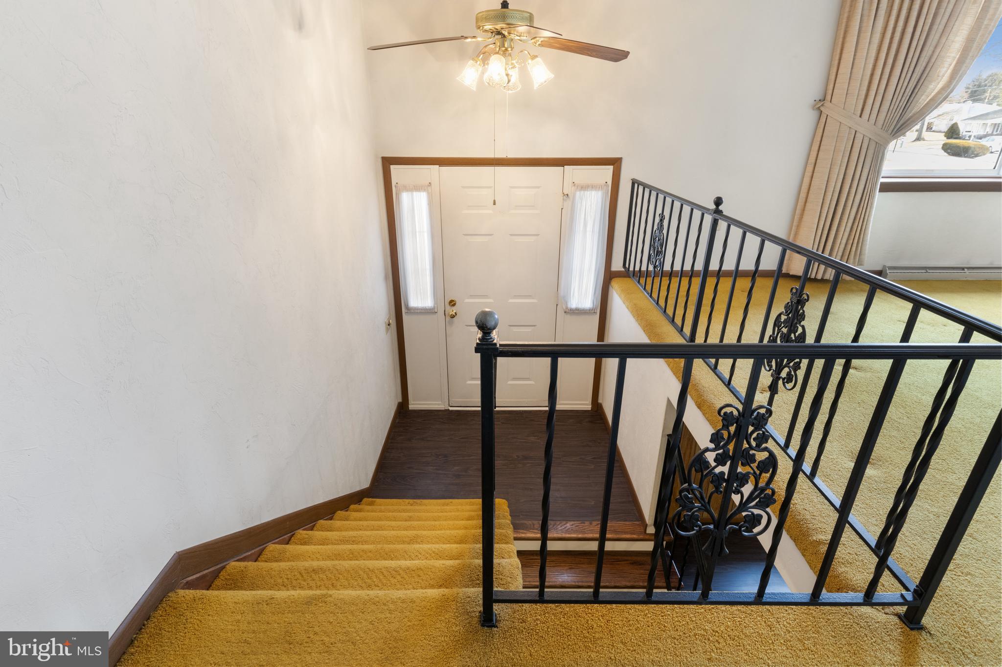 2266 Sycamore Road York, PA 17408 - Photo 25 of 43 a view of entryway