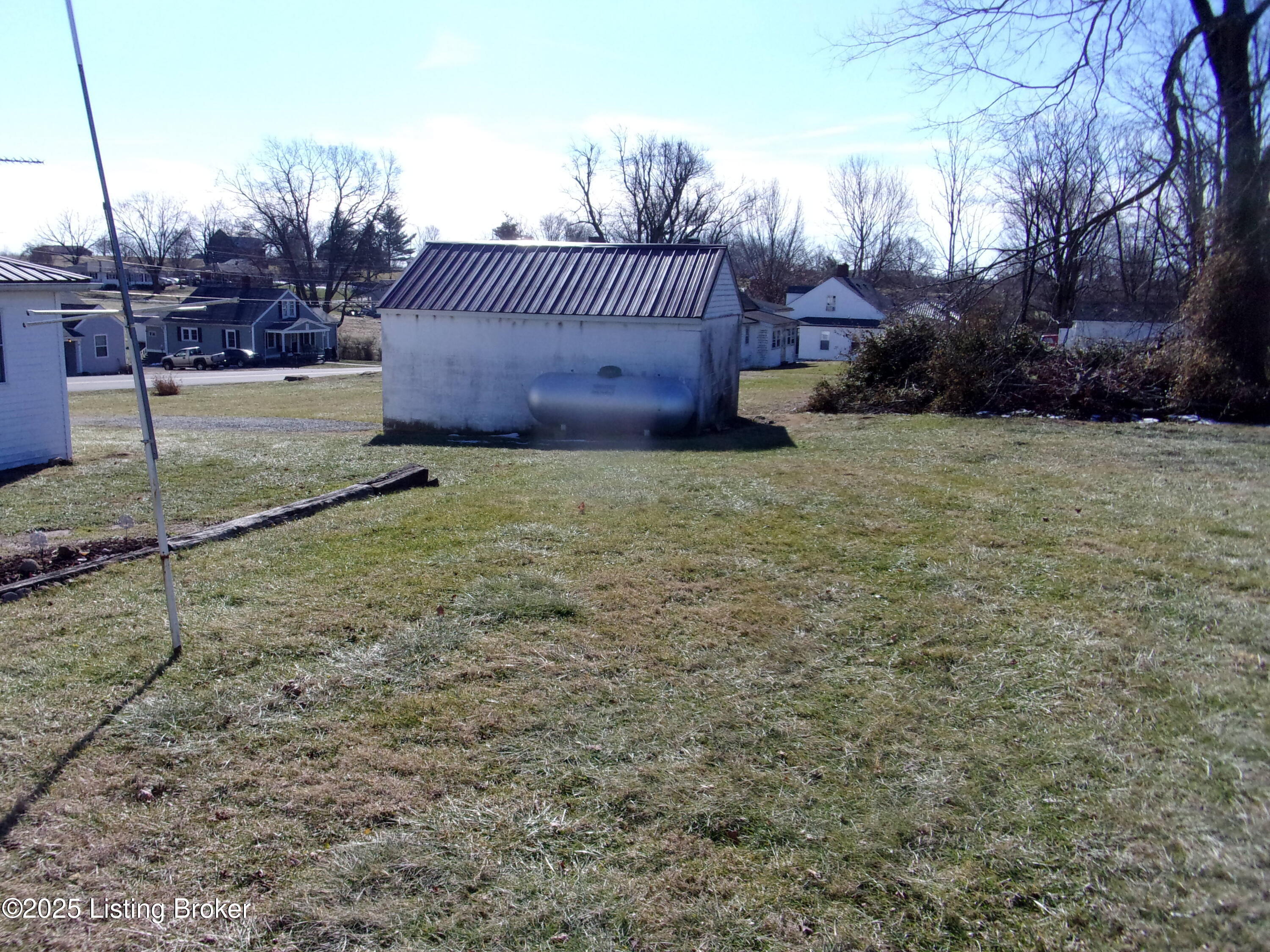 97 Old Tunnell Mill Road Chaplin, KY 40012 - Photo 8 of 33 101_6471